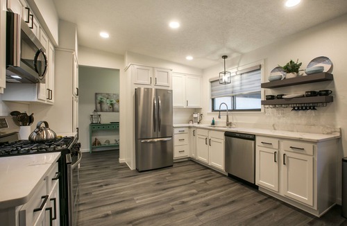 Uptown House | Uptown Area! Putting Green-BBQ-Hot Tub-Game Room