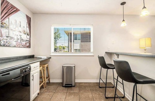 Aksarben - Elmwood Park Apartment | Urban Nook Omaha - Central location to everything