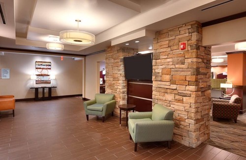 Overland Park Hotel | Holiday Inn Express & Suites Overland Park, an IHG Hotel