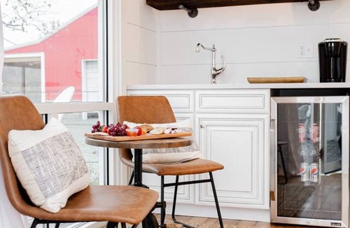 Lake Forest Estates House | Vallee Suite at Baetje Farms