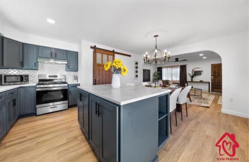 North Valley House | ValleyVibe: Modern Comfort in North Valley - an Irvie Home