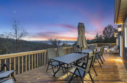 Branson West House | Van Kirk Cove - 6 BDR Stunner