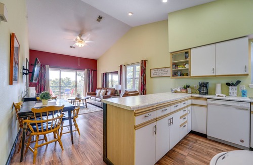 Branson Condo | Vibrant Holiday Hills Resort Condo w/Balcony