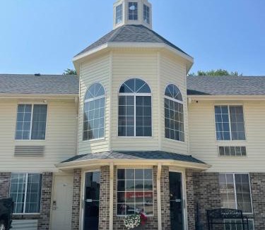 Beatrice Hotel | Victorian Inn