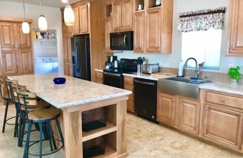 Page House | 🏜️VIEWS🐶Pets OK🚤BOAT Parking~Near Canyons & Lake