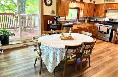 Steelville Cottage | Viola’s Cottage- River access, Peaceful, Scenic, New Reno