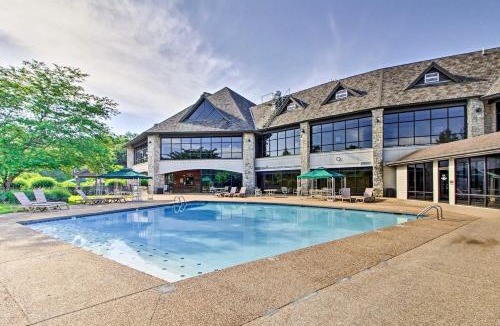 Branson West Apartment | Walk-In Branson West Condo with Balcony, Pool Access