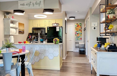 Notch Estates Condo | WALK IN, pool, Close to SDC, Hiking, Hidden Gem