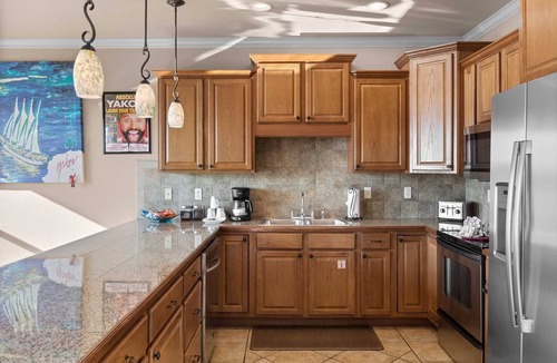 Hollister Condo | Walk Right to the Water! - Lakefront, Walkout Condo - Pet-Friendly - Endless Amenities - C2