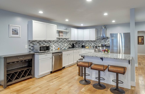 Utica House | Walk to Boat Ramp: Fenced Home in Jeffersonville!