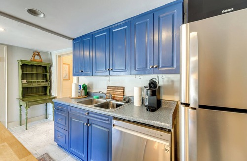 New Bern House | Walk to Downtown New Bern! Historic Family Home