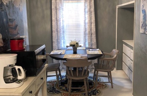 Downtown Branson House | Walk to Downtown/The Landing! Beautiful cottage, cozy private hot tub!