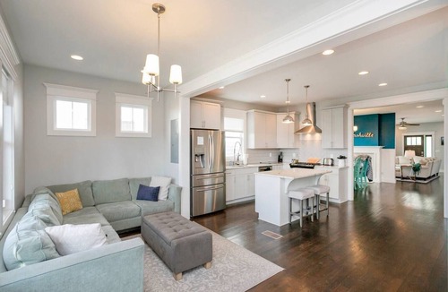 McFerrin Park House | Walk to Nissan Stadium · Sleeps 12 · Views