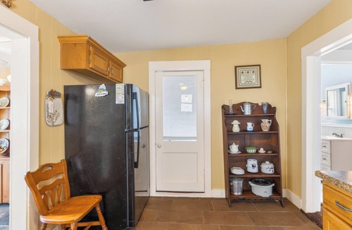 Bonner Springs House | Walk to Parks & Dining: Bonner Springs Home