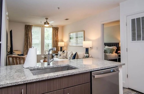 Oxford Condo | Walk to the square and the grove! This 2BR 2BA is the perfect location.