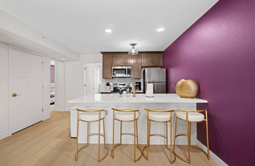 Manhattan Apartment | Walk to the Wildcats | 4BR Game Day HQ | Sleeps 8