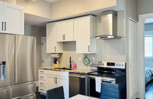 Louisville House | Walk to Top Restaurants, Shops, Nightlife + PacMan & King Bed- Highlands