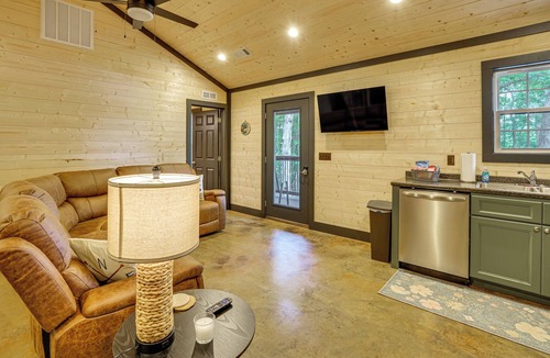 Murray Cabin | Walk to Water: Irvin Cobb Resort Cabin!