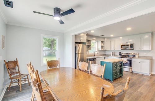Holt House | Walk to Winery! Home w/Patio & Yard in Holt
