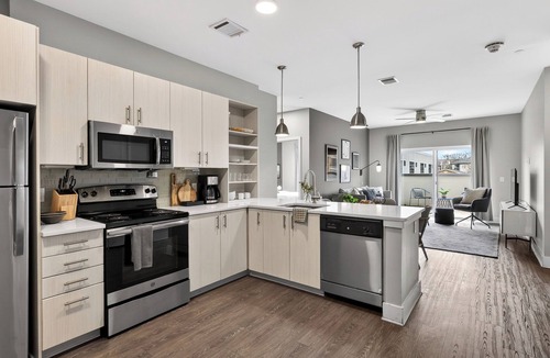 Midtown House | Walkable Hillsboro Village Terrace Near Downtown + Music Row | Belcourt