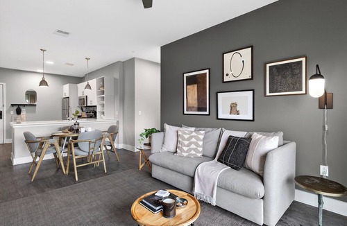 Midtown House | Walkable Hillsboro Village Terrace Near Downtown + Music Row | Belcourt