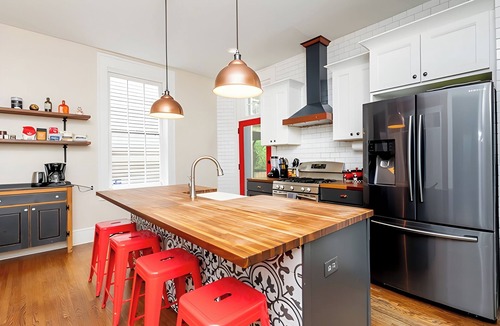 Old Louisville House | Walkable, Modern! Old Louisville Victorian w/Yard