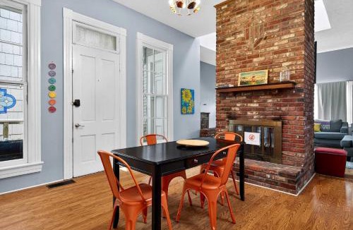 Highlands House | Walkable stay near downtown parks and nightlife