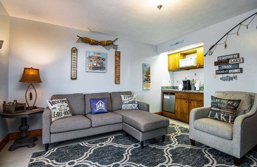 Big Cedars Apartment | Water's Edge Greets You-Ground-Level Suite-Dog Friendly-Free Tickets-Cmty HotTub!