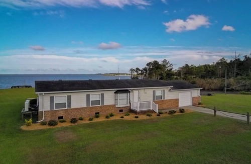Colington House | Waterfront retreat of privacy and tranquility on the Currituck Sound - Grandy NC