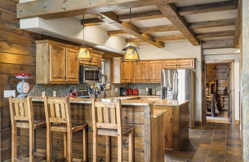 Indian Point House | WaterMill Cove Lakefront Lodge 4~By Silver Dollar City~2 POOLS~Dock~Free Amenities