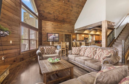 Indian Point House | WaterMill Cove Lakefront Lodge 4~By Silver Dollar City~2 POOLS~Dock~Free Amenities