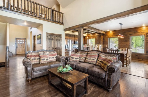 Indian Point House | WaterMill Cove Luxury Lakefront Villa A~AMAZING VIEWS~Lazy River~HUGE POOL~2Mi to SDC