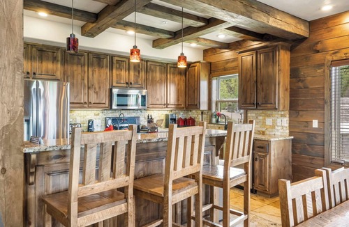Indian Point House | WaterMill Cove Luxury Lakefront Villa A~AMAZING VIEWS~Lazy River~HUGE POOL~2Mi to SDC
