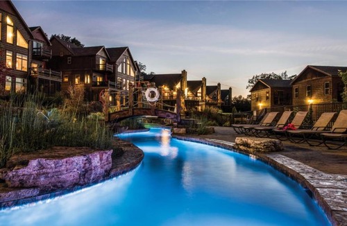 Indian Point House | WaterMill Cove Resort 8Bed Lakefront Lodge 2 miles to SDC HUGE POOL
