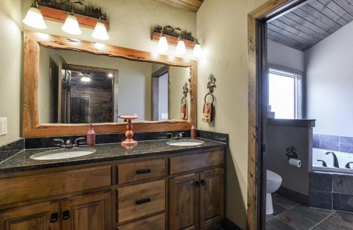 Indian Point House | WaterMill Cove Resort Lakefront Lodge By Silver Dollar City POOL LAZY RIVER