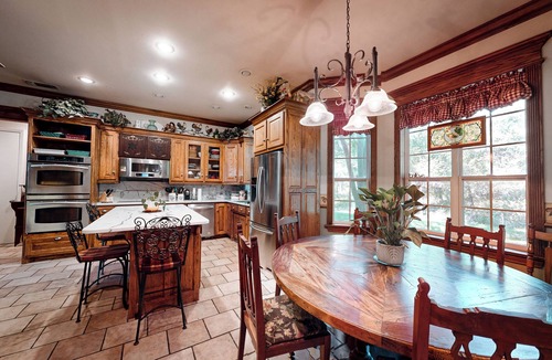 Elmo House | Welcoming and Spacious 5 Bedroom Home on 4.5 Acres