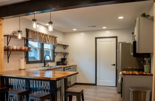 Manchester House | Whiskey Trails Hollow