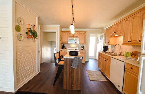 Audubon House | White Haven l 2 King Beds l Game Lounge l Walk to KY Expo & Close to Churchill