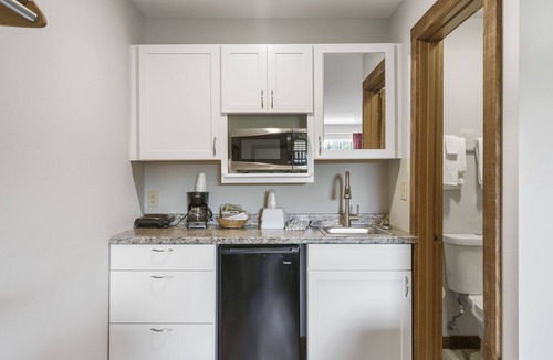 Indian Point Hotel | White Wing Lodge