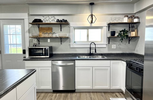 Sabetha House | Whole house-Small town charm
