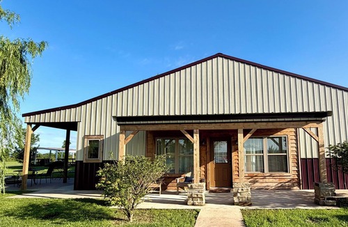 Bentonville House | Willow Wood: Peaceful Retreat on 6 Acres