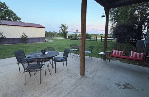 Bentonville House | Willow Wood: Peaceful Retreat on 6 Acres
