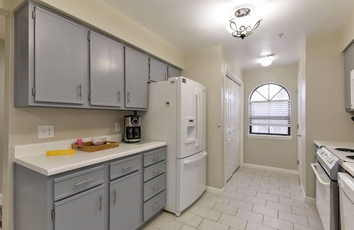Branson Condo | Wonderful Updated Luxury Condo-Heart of Branson-Affordable-Indoor Pool-Spacious