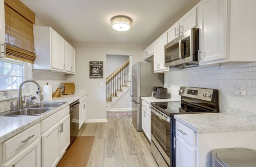 Normal House | Work & Play: Extended Stay 5 Mi to Dtwn Huntsville
