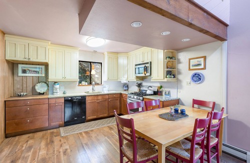 Idlewild Estates House | Wrap-Around Deck | San Juan Views | Secluded | Air Conditioning STR2025-045