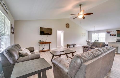 Crossville House | Wraparound Porch: Home Near Dtwn Crossville!