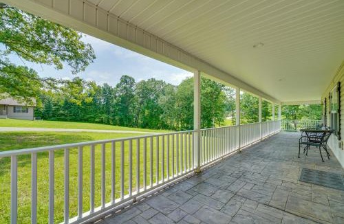 Crossville House | Wraparound Porch: Home Near Dtwn Crossville!