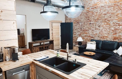 Maryville Apartment | You won't find anything like this within 100 miles!