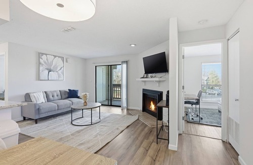 Hurstbourne Acres Apartment | Your Modern Escape at 502