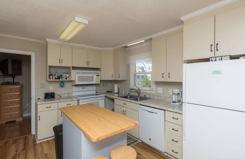 Surf City House | Zzzz's By The Seas - Oceanfront 3 BR cottage in Surf City! Dog Friendly!